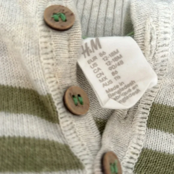 4 sweaters - Picture 4 of 9